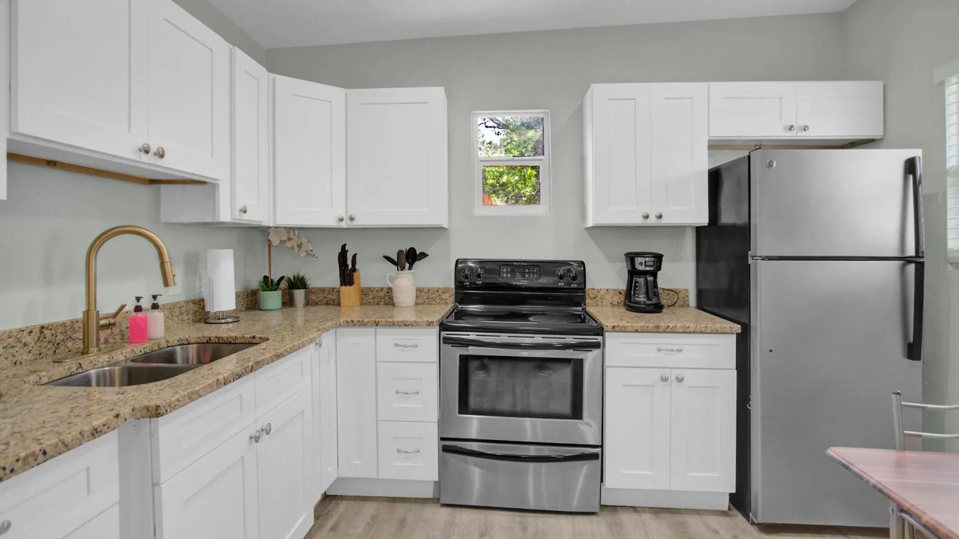 Nyaraló 10 Beds! Large Home Groups Multiple Families Tampa