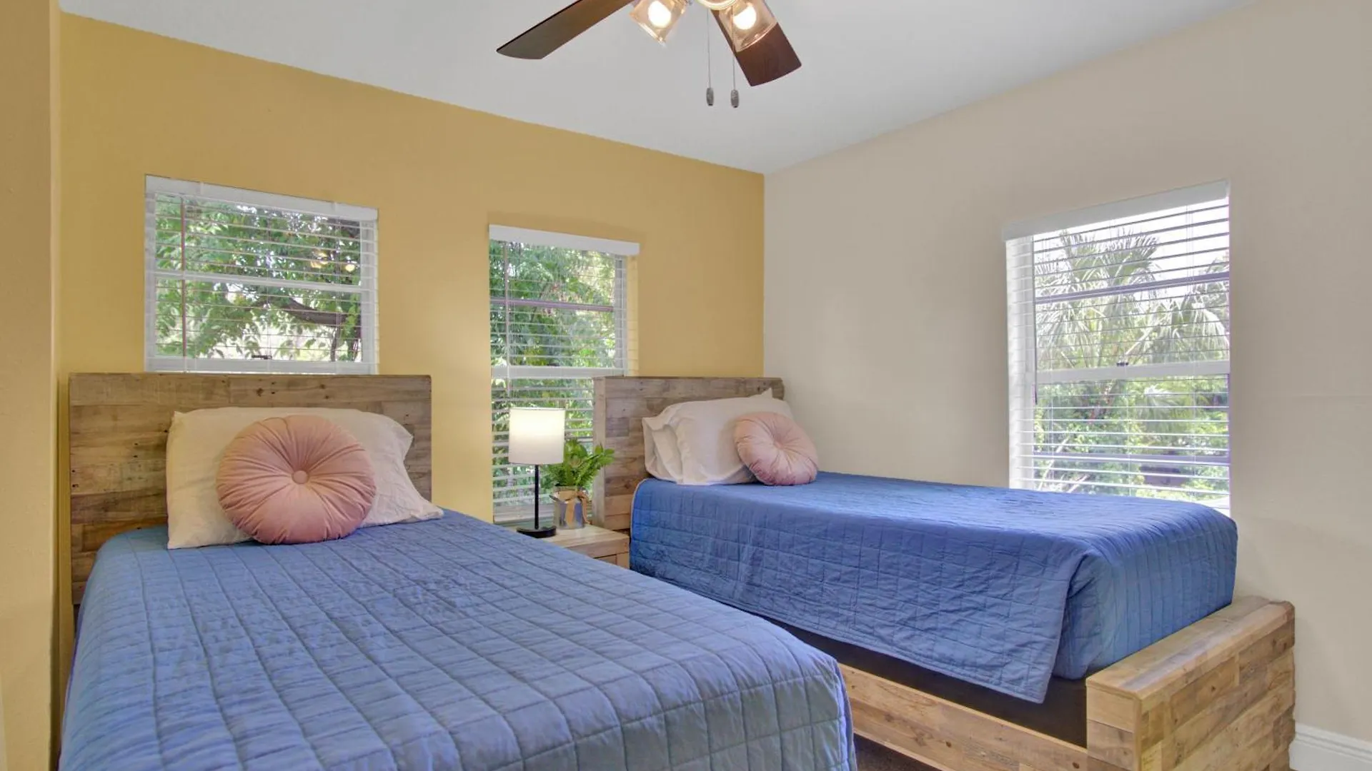 10 Beds! Large Home Groups Multiple Families Tampa Amerikai Egyesült Államok