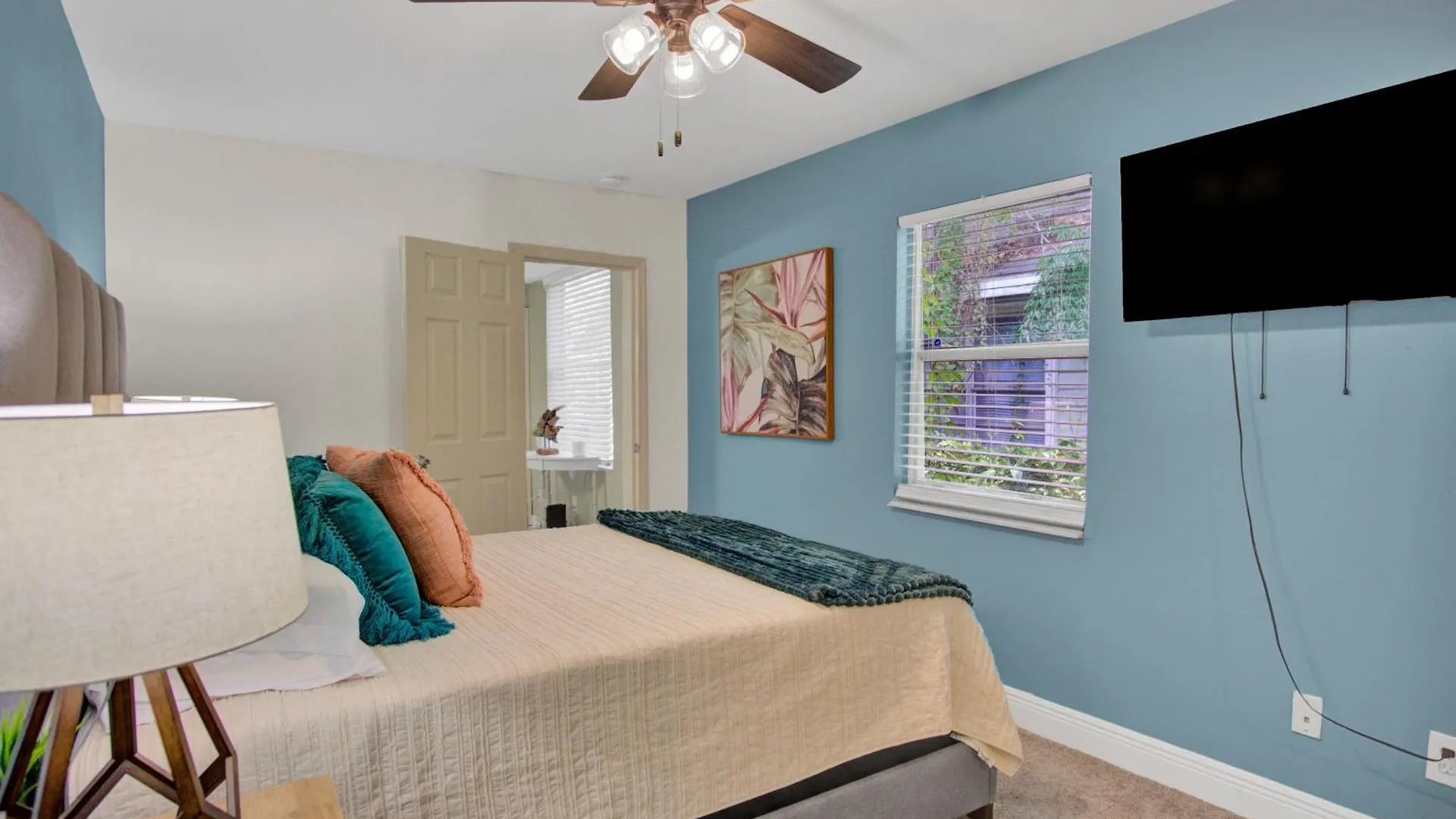 10 Beds! Large Home Groups Multiple Families Tampa 0*,  Amerikai Egyesült Államok