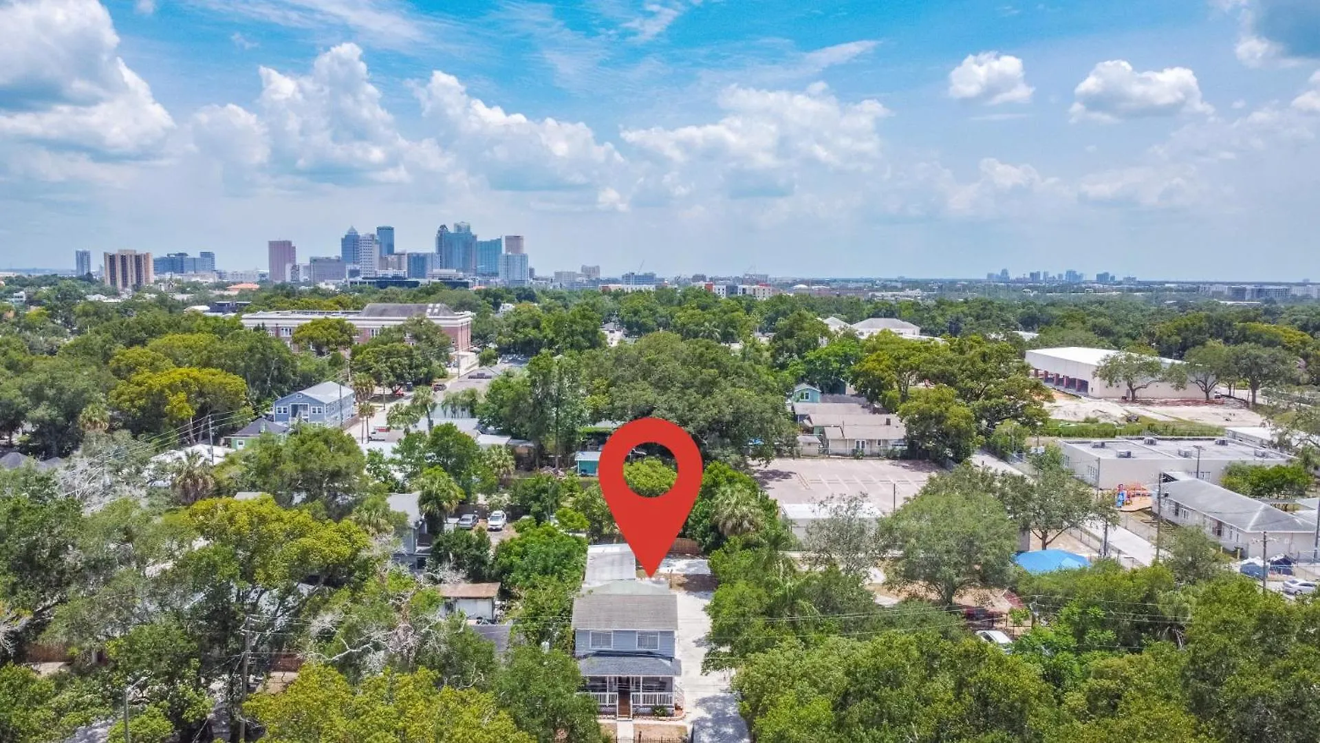 10 Beds! Large Home Groups Multiple Families Tampa