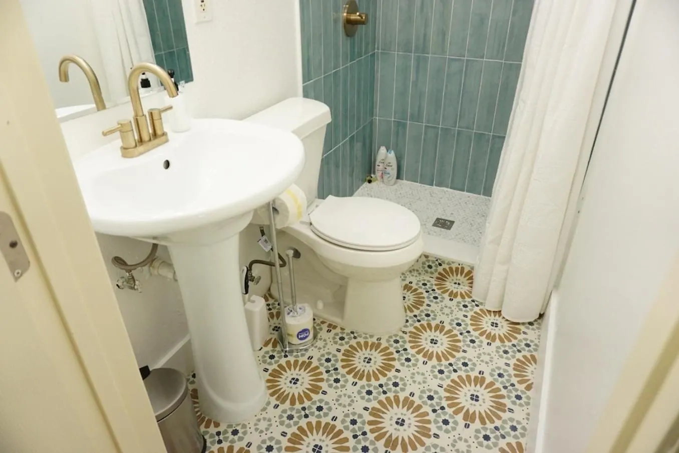 10 Beds! Large Home Groups Multiple Families Tampa 0*,