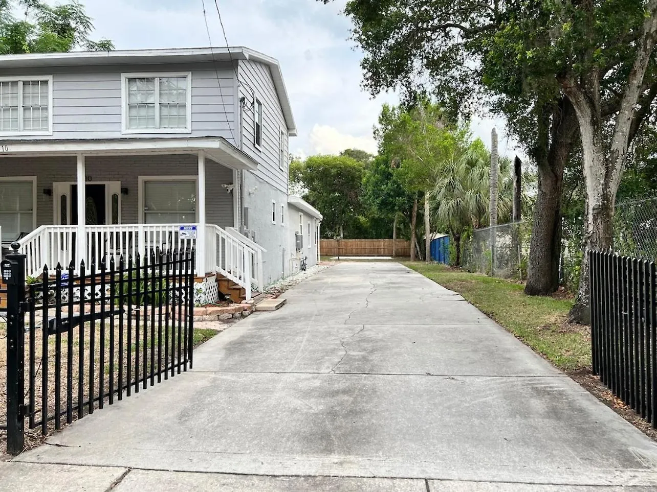 10 Beds! Large Home Groups Multiple Families Tampa 0*,