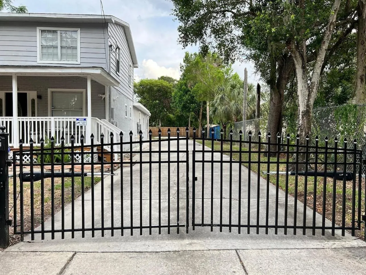 10 Beds! Large Home Groups Multiple Families Tampa Nyaraló